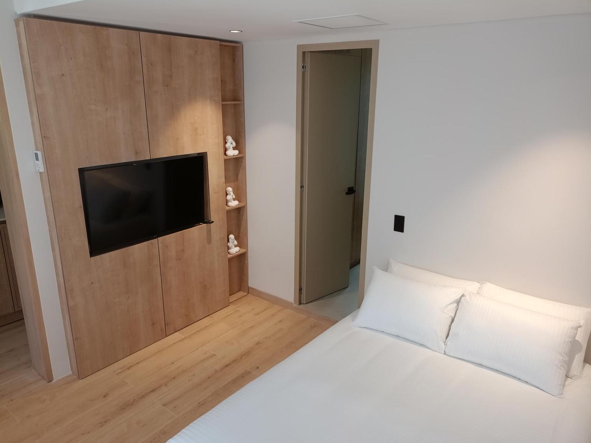 Casa Tokyo Manila By Xcay Home 麦德林 外观 照片