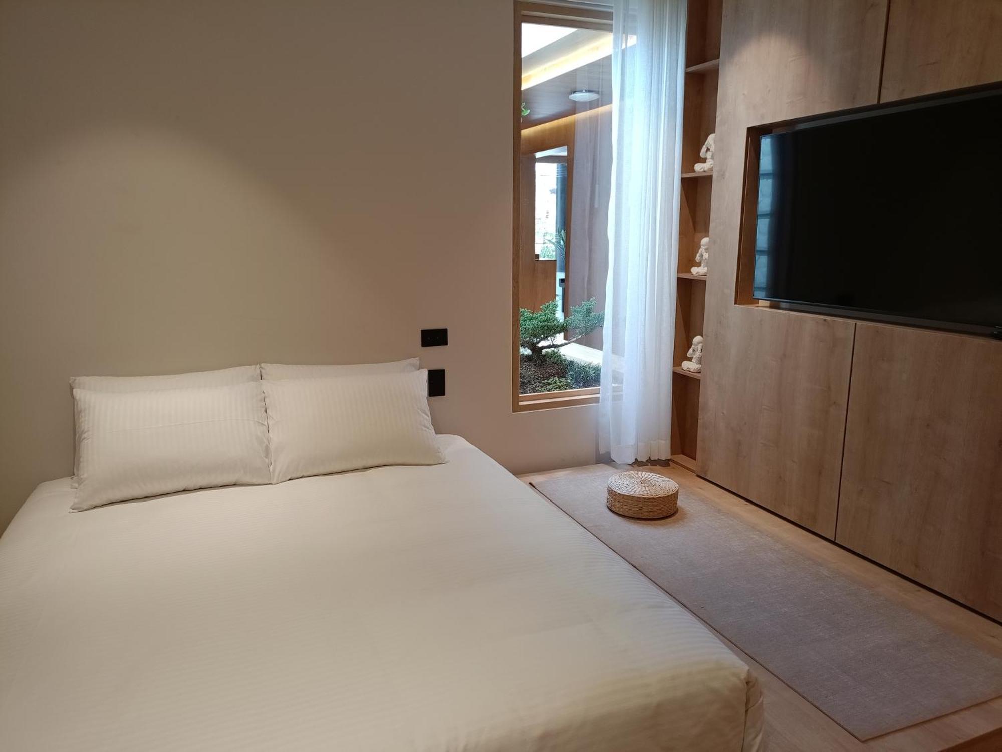 Casa Tokyo Manila By Xcay Home 麦德林 外观 照片