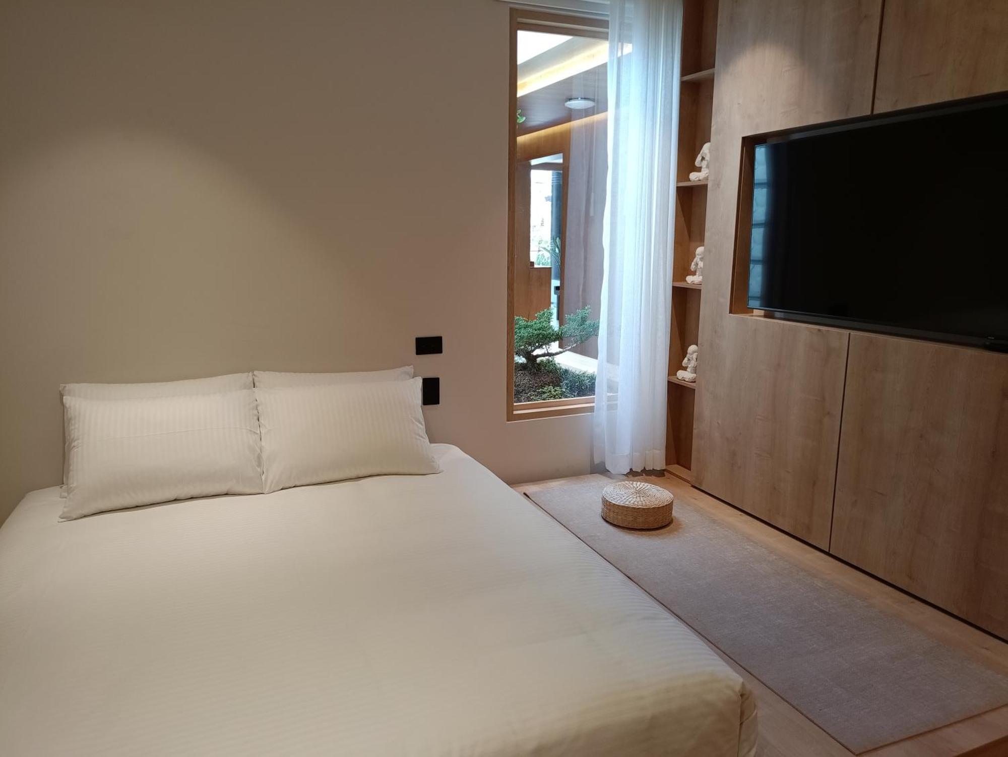 Casa Tokyo Manila By Xcay Home 麦德林 外观 照片